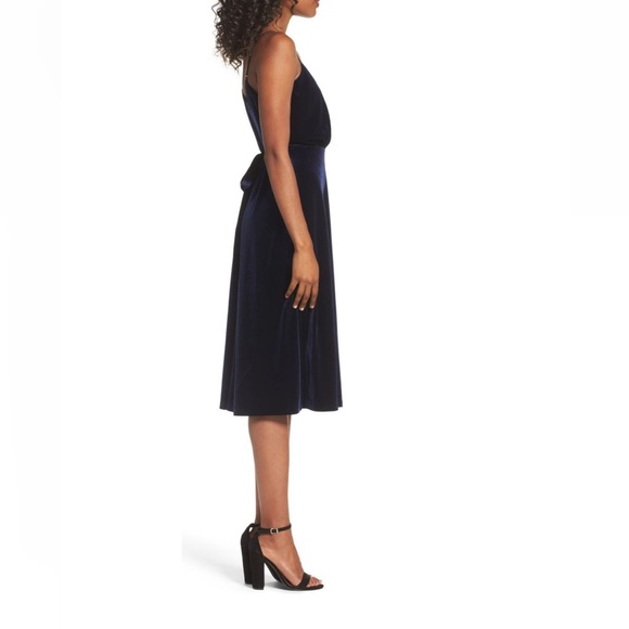 Ali & Jay • Dress - Picture 3 of 10